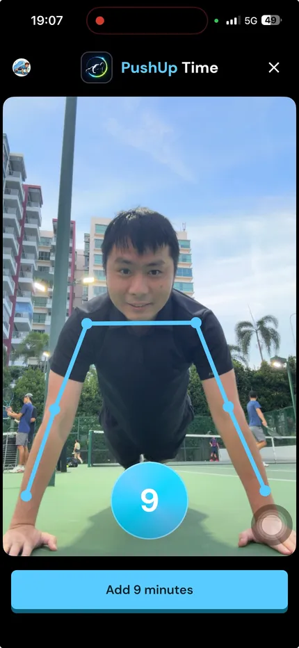 PushUp Time counting push-ups with an on-device pose skeleton